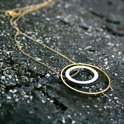 Lisa Two Tone Circle Necklace 